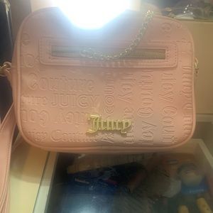 I’m selling a juicy couture purse a small crossbody purse